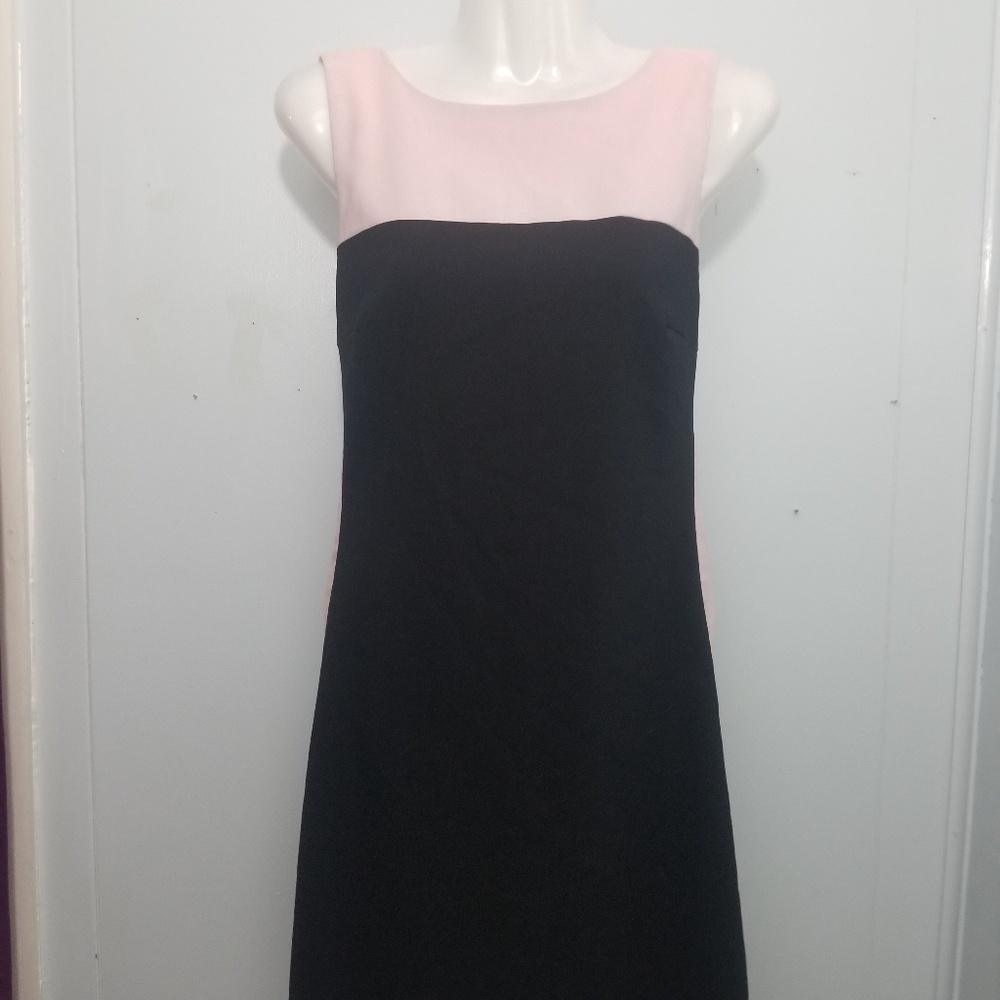 Casual sleeveless black dress